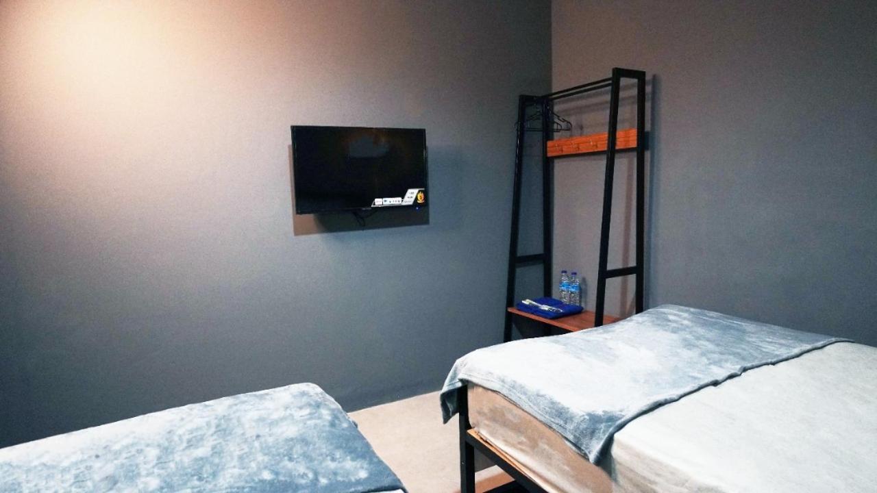 Hostel 18 Pasangan Butuh Surat Nikah Bandung Luaran gambar